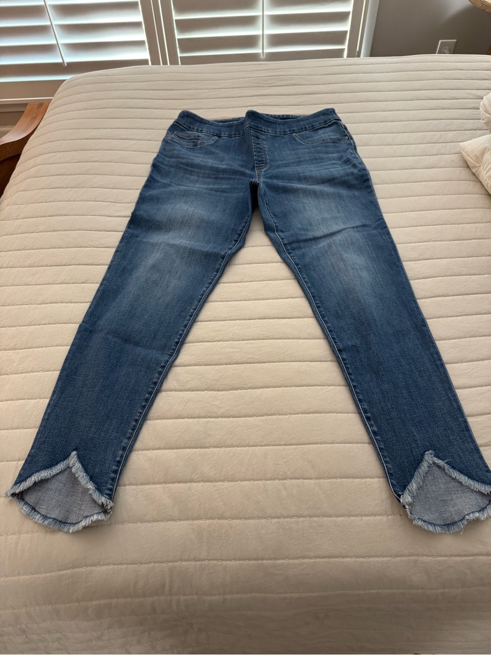 Chico's Medium Blue Frayed Ankle Jeans